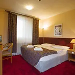 A Plus Hotel & Hostel