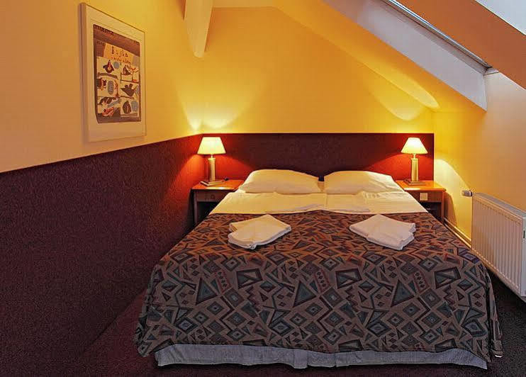 A Plus & Hostel Praha
